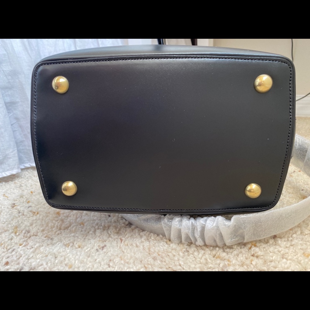 Saint Laurent Calfskin Large Emmanuelle Bucket Bag - Picture 12 of 13